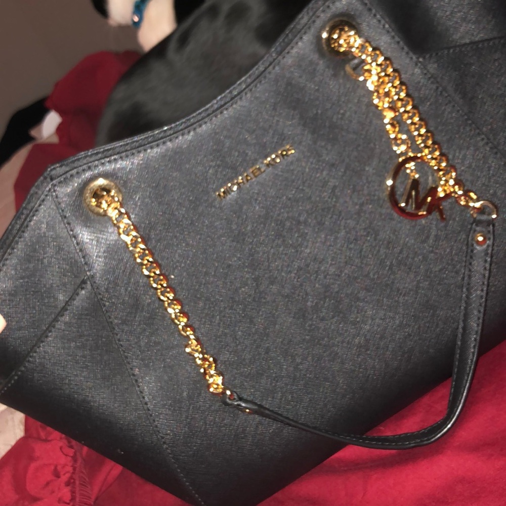 Michael Korse purse